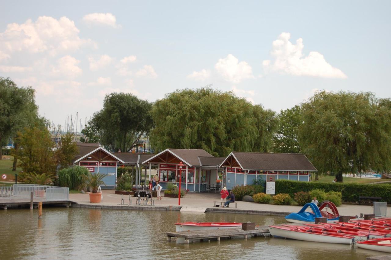 Hotel Am See Rust Bagian luar foto